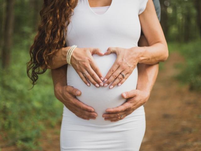 Comment arrêter de fumer grâce à l'hypnose : l'histoire de M. enceinte...